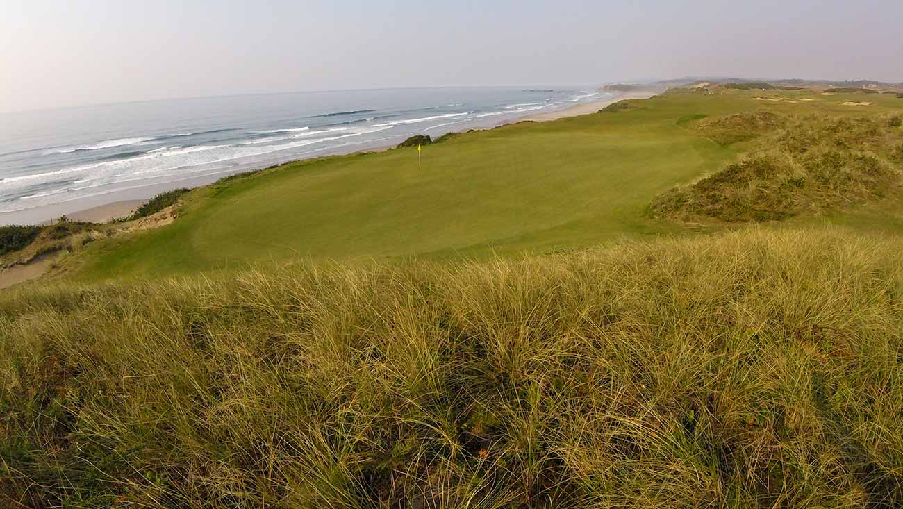 The fourth hole at Pacific Dunes.