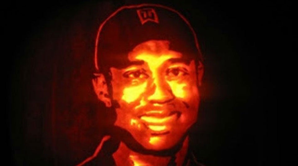 This rendering of Tiger Woods is so impressive, it's hard to tell it's on a pumpkin.