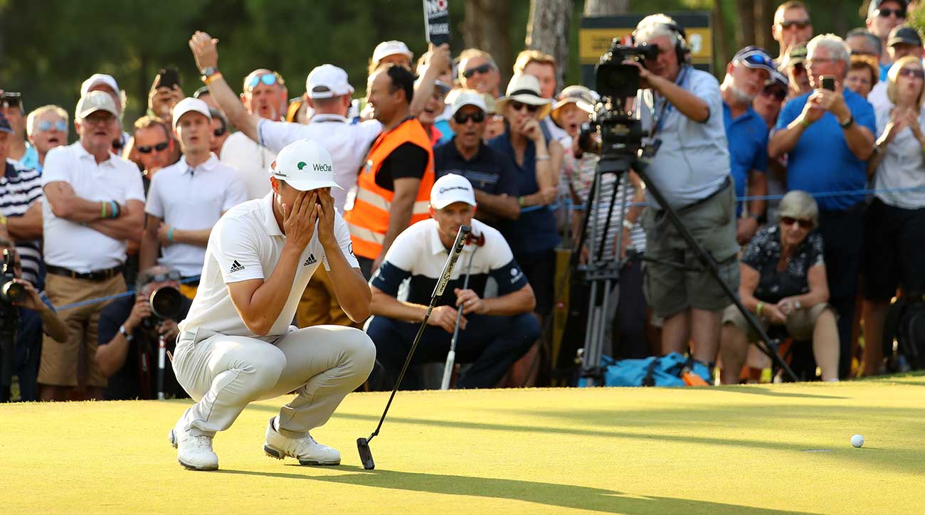 When Haotong Li missed this putt, Justin Rose (background) won and became the new World No. 1.